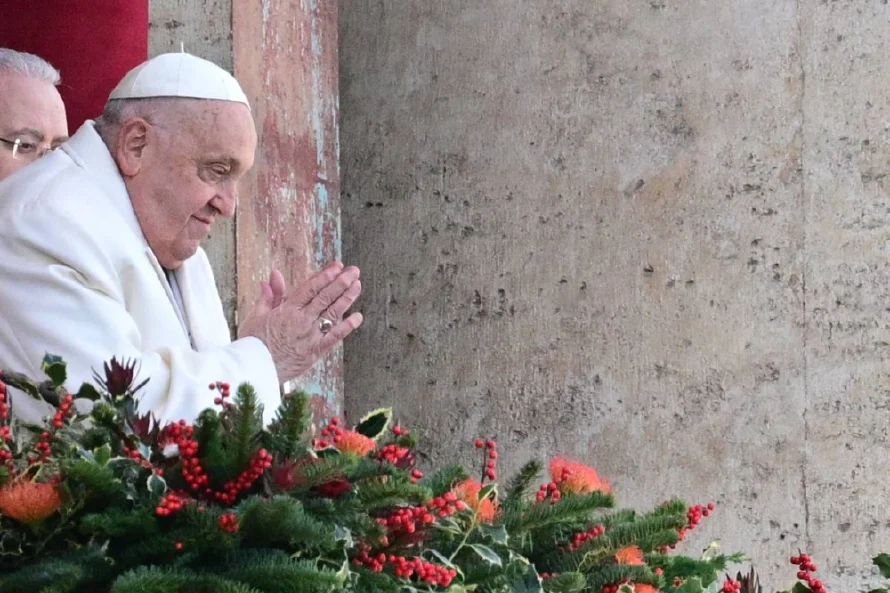 La salud del papa registra una "leve mejoría", anuncia el Vaticano