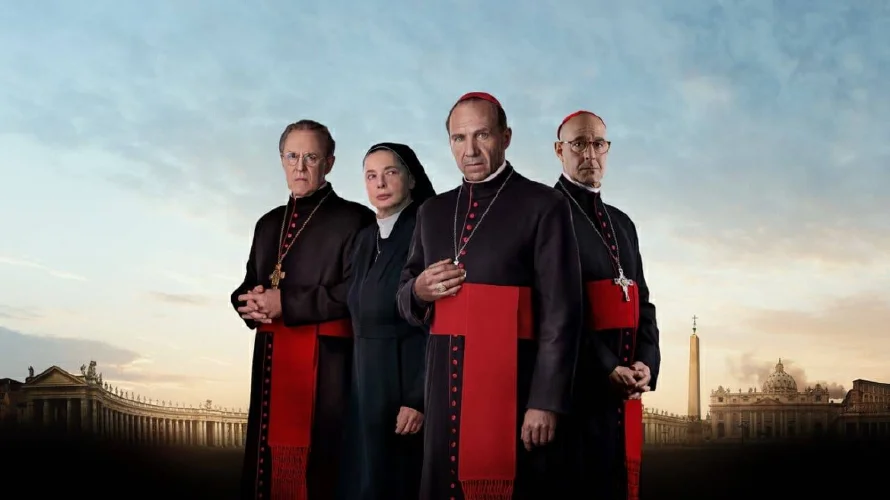 El reparto de "Cónclave" "preocupado" por el estado del papa Francisco: "Deseamos que se recupere"