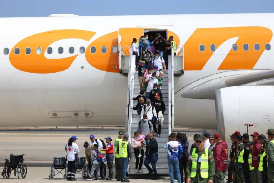 Venezuela repatriaría a 242 migrantes desde México, incluidos mujeres y niños