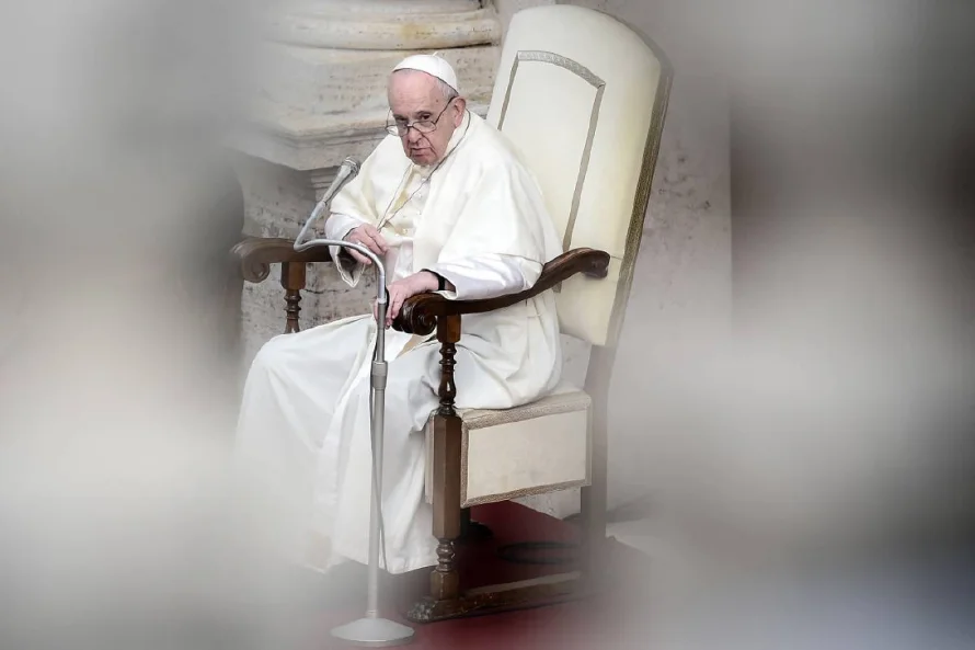El papa cumple 12 días hospitalizado entre un "pronóstico reservado", pero "estable"