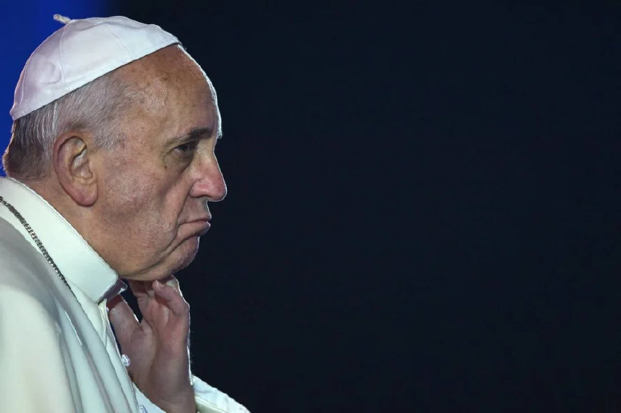 El papa aún sigue con oxígeno y resultados de nuevos exámenes se revelarán este miércoles