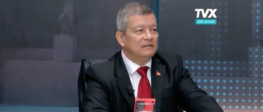 Manuel "El Chino" Flores: "Ya tener tres aeropuertos es una locura"