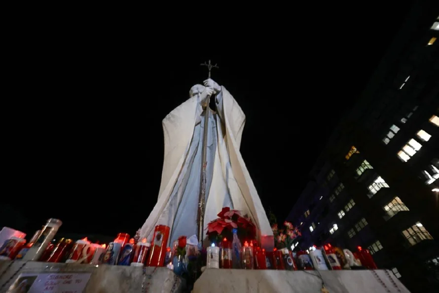 El estado de salud del papa Francisco sigue "mejorando" , dice Vaticano