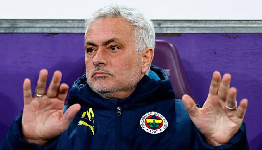 Mourinho, suspendido cuatro partidos en Turquía