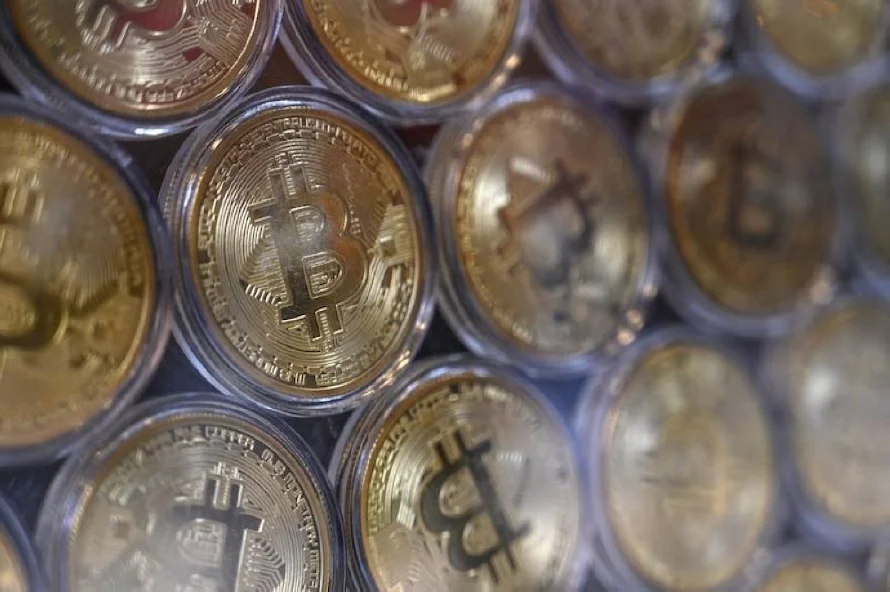 El bitcóin baja de los $80 mil por primera vez desde noviembre