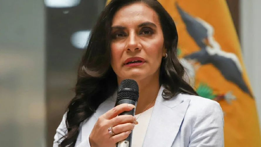 Juez electoral suspende derechos políticos de vicepresidenta de Ecuador