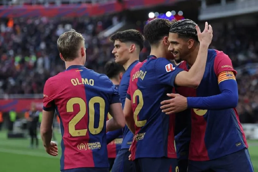 El Barça golea al Real Sociedad y toma distancia en el liderato