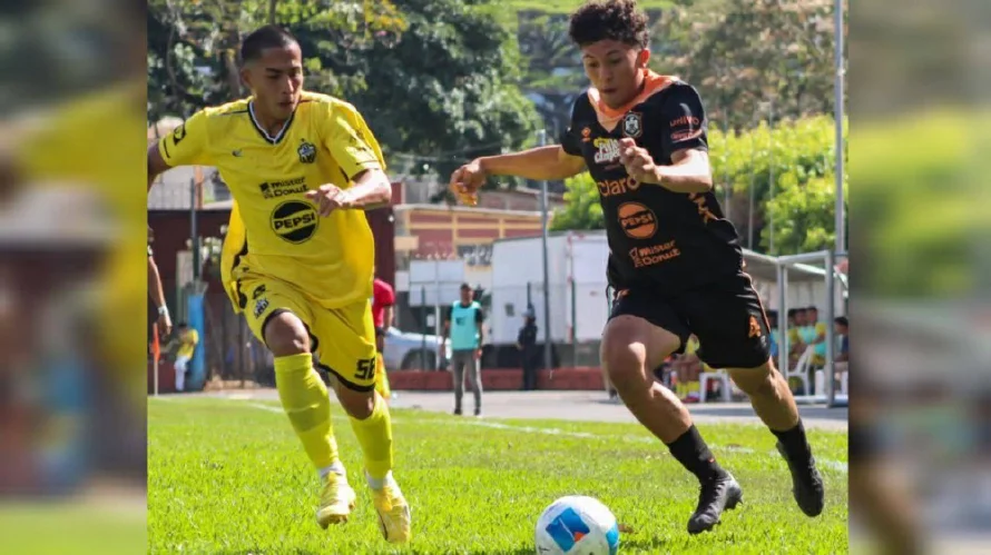 Águila firma la remontada ante Once Deportivo y lo derrota 2-1