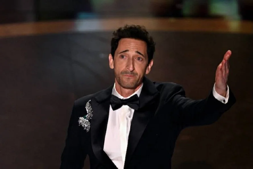 Adrien Brody conquista el segundo Óscar de su carrera con "El Brutalista"