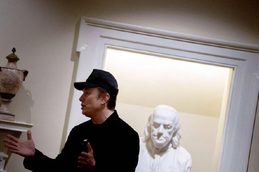 Más de 3,000 científicos exigen la expulsión de Elon Musk de la Royal Society británica
