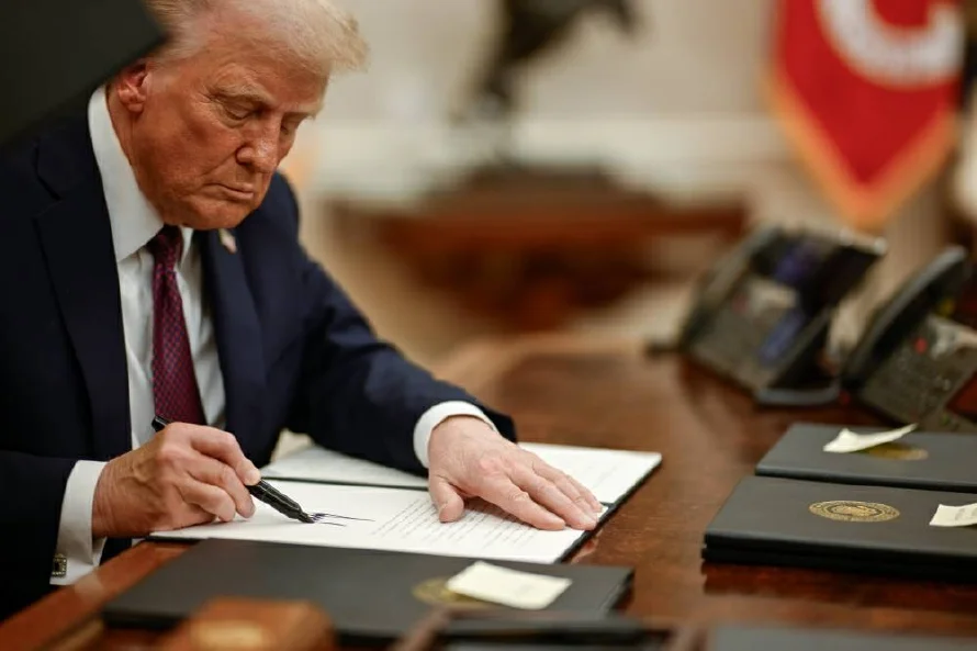 Trump suspende la ayuda militar a Ucrania