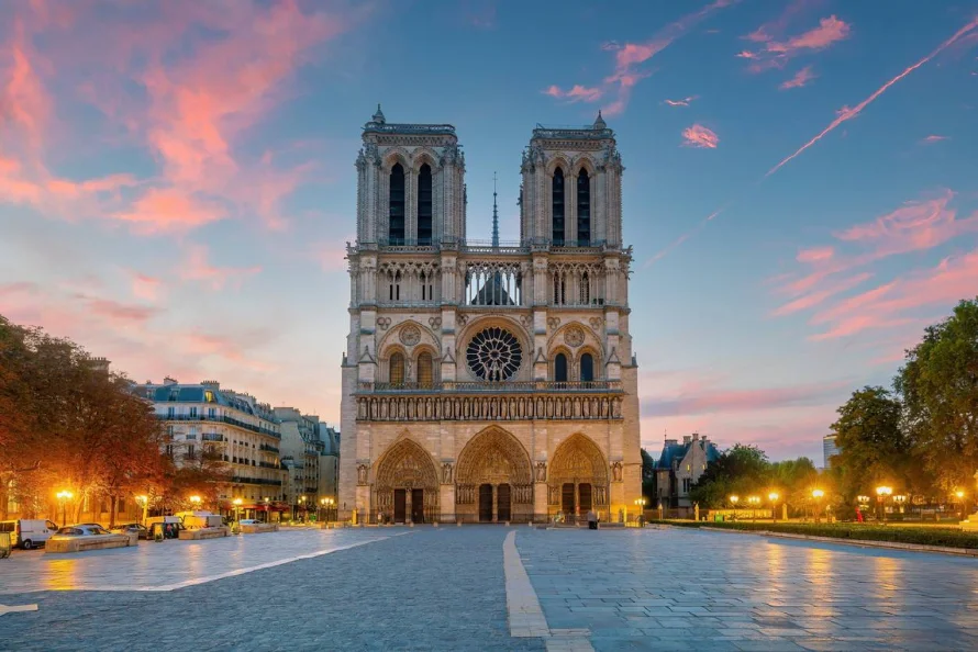 Sorteo de piedras de la catedral de Notre Dame busca preservar patrimonio francés