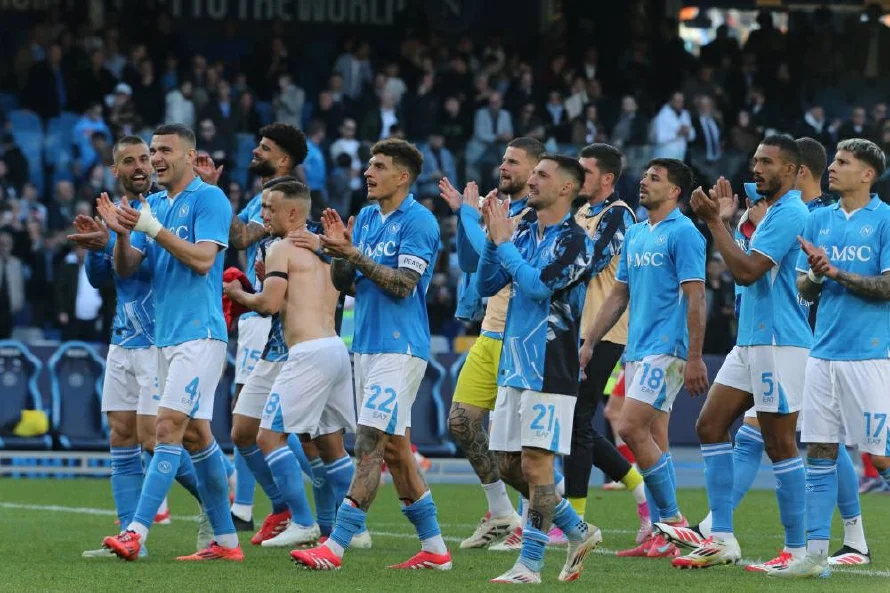 Nápoles pone fin a racha negativa tras derrotar 2-1 a la Fiorentina