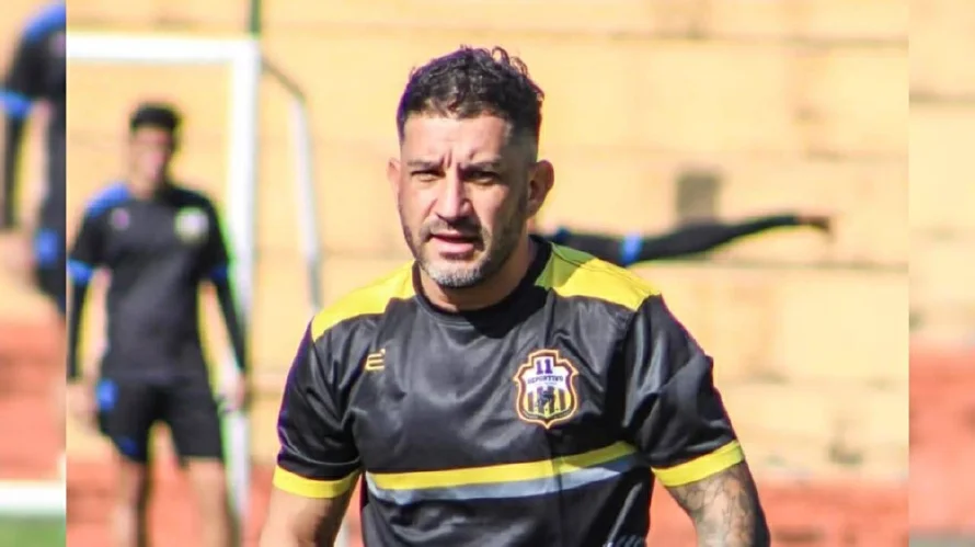 Once Deportivo anuncia la salida de su técnico Fabio Larramendi