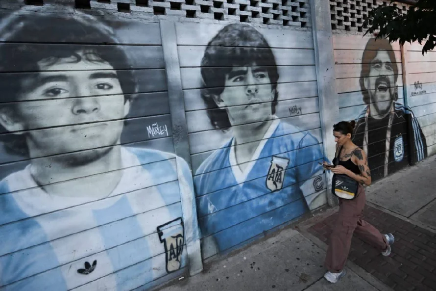 Vecinos del "barrio de Dios" en Buenos Aires quieren justicia por la muerte de Maradona
