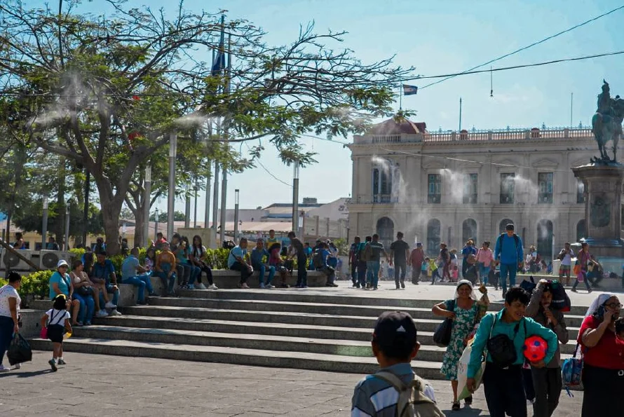 Ambiente caluroso continuará hasta el domingo, advierte Medio Ambiente