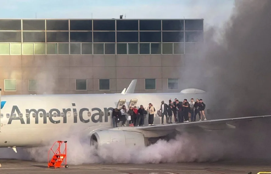 Una docena de heridos por incendio en avión tras aterrizar en EEUU