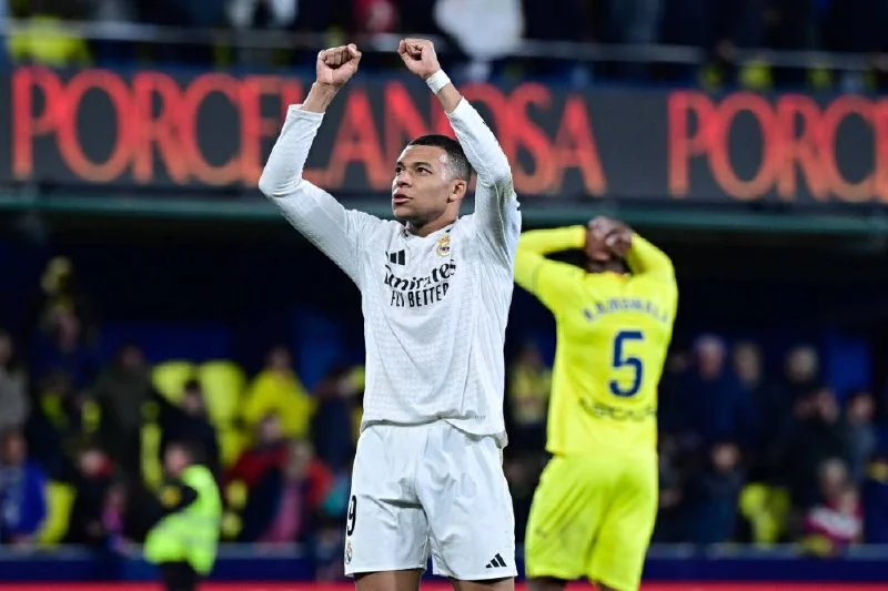 Mbappé remonta al Villarreal y pone líder provisional al Real Madrid