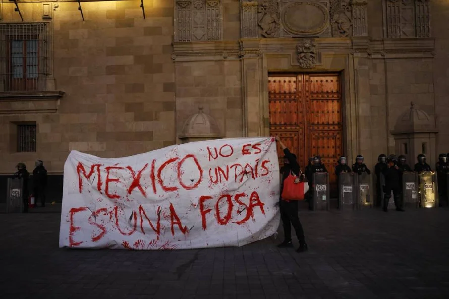 No es un país, es una fosa", indignación en México ante la tragedia de desaparecidos
