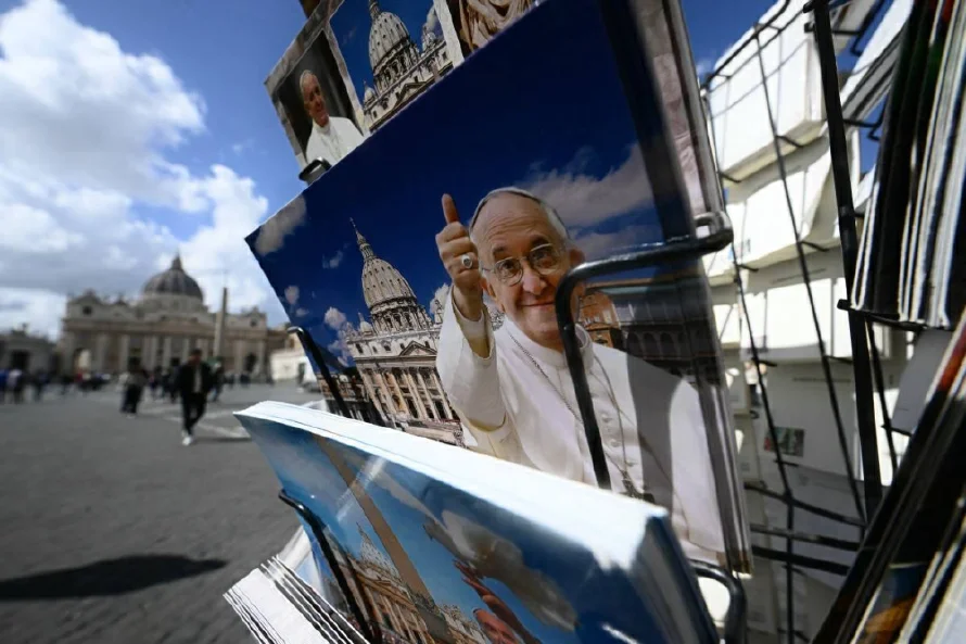 El papa Francisco reconoce enfrentar "un momento de prueba" desde el hospital