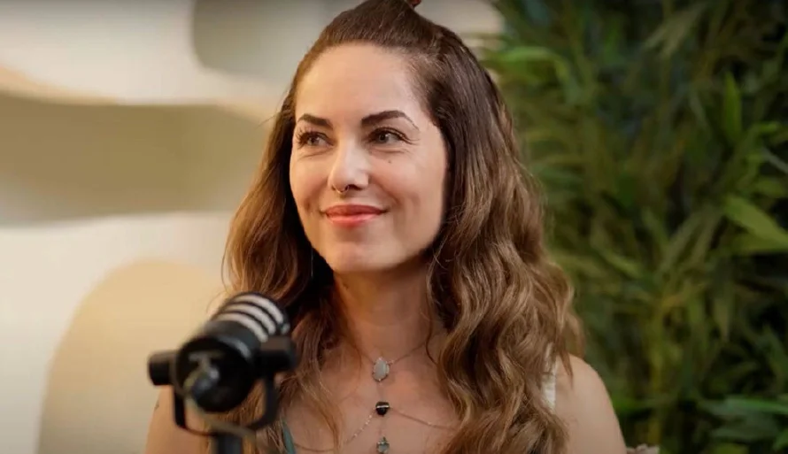 Bárbara Mori revela su pasado con un padre violento; drogas y abuso sexual