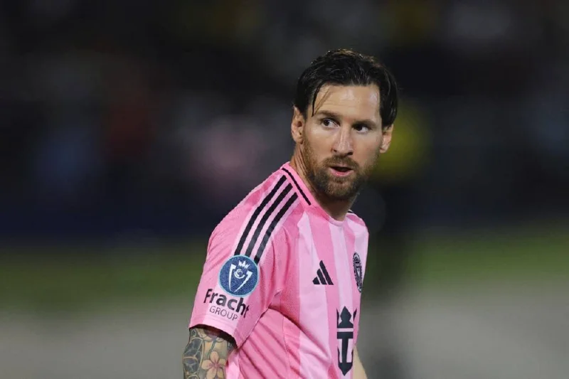 Messi, lesionado, es baja para los partidos de Argentina ante Uruguay y Brasil