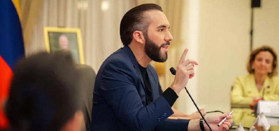 Bukele advierte a alcaldes que hoy deben revertir nuevos cobros y que, si no, acusará de extorsión