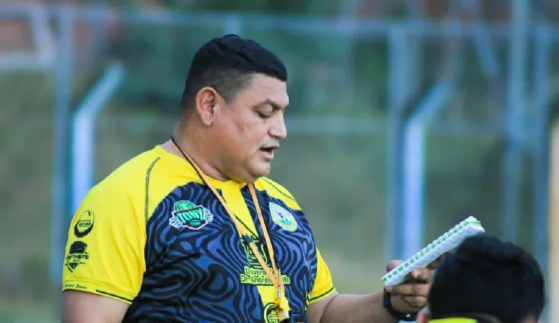 José Romero, técnico de Limeño: "Sí el Real Madrid o Barcelona juega defensivo no dicen nada, sólo en El Salvador jugar defensivo molesta"