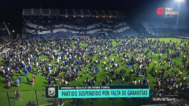 El Gobierno argentino impulsa una ley para combatir a las "barrabravas" del fútbol