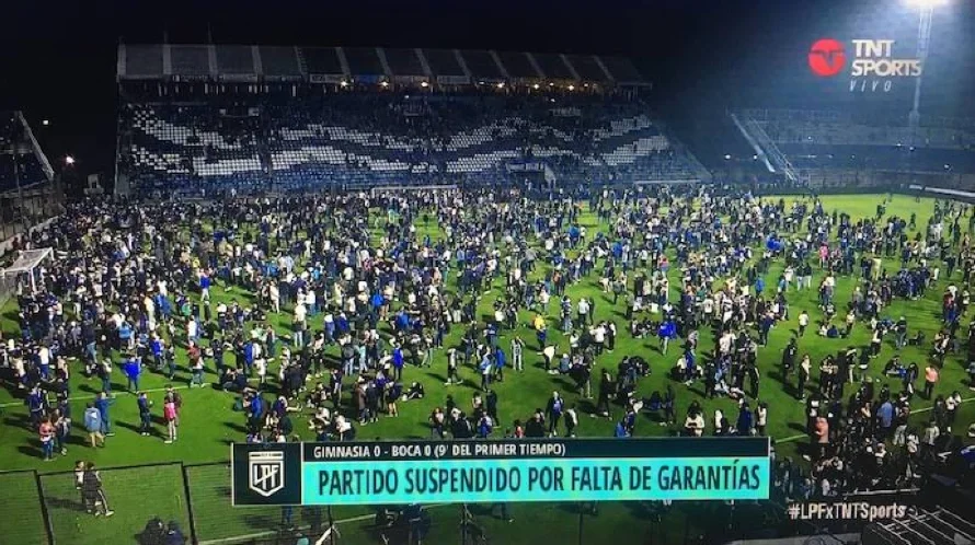 El Gobierno argentino impulsa una ley para combatir a las "barrabravas" del fútbol