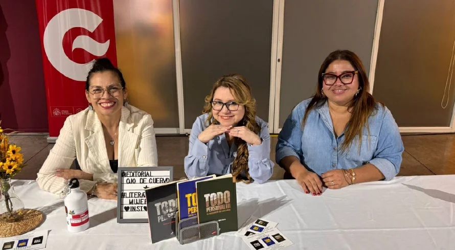 Yurina Melara presentó la trilogía completa de su novela "Todo personal"