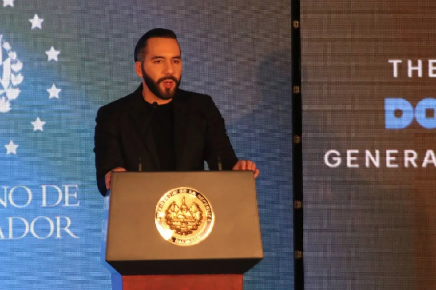 Bukele: "Ya el mundo no se divide en izquierda y derecha, se divide entre humanistas y extincionistas"