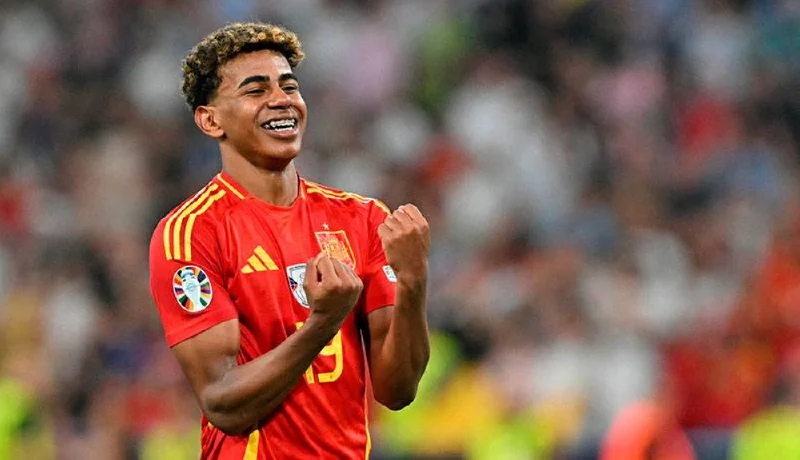 Seleccionador español: "Lamine será un futbolista de leyenda que marcará una época"