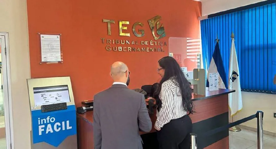Cristosal denuncia al ministro Alabí y al expresidente del FONAES por anomalías en contrataciones durante la pandemia