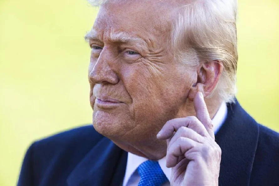 Trump enfrenta tercer mes en el poder estancado en encuestas