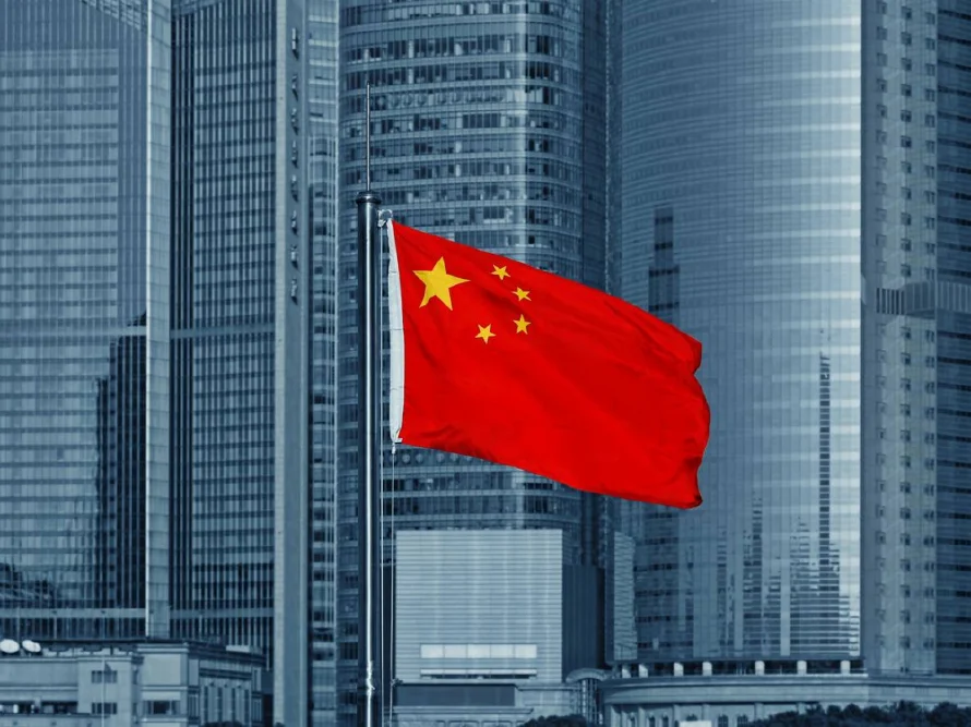 China critica a EEUU por su amenaza de imponer aranceles a los países que compren petróleo a Venezuela