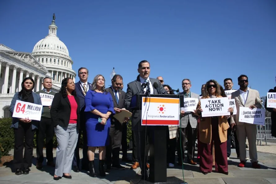 Organizaciones de latinos denuncian ante el Congreso los "ataques" de Trump a su comunidad
