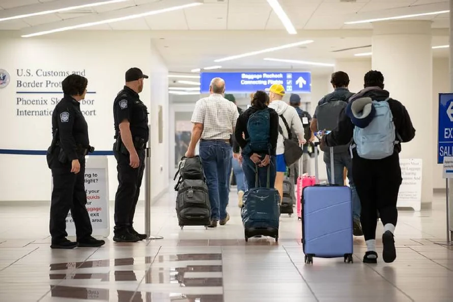 Países europeos y Canadá emiten advertencias tras deportaciones de sus ciudadanos desde EEUU