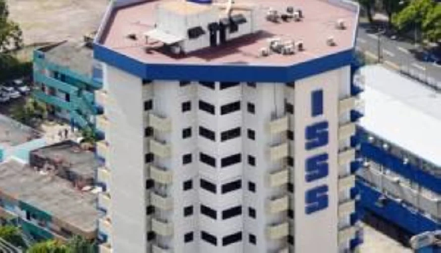 ISSS ha desalojado el 50 % de la torre administrativa por remodelaciones