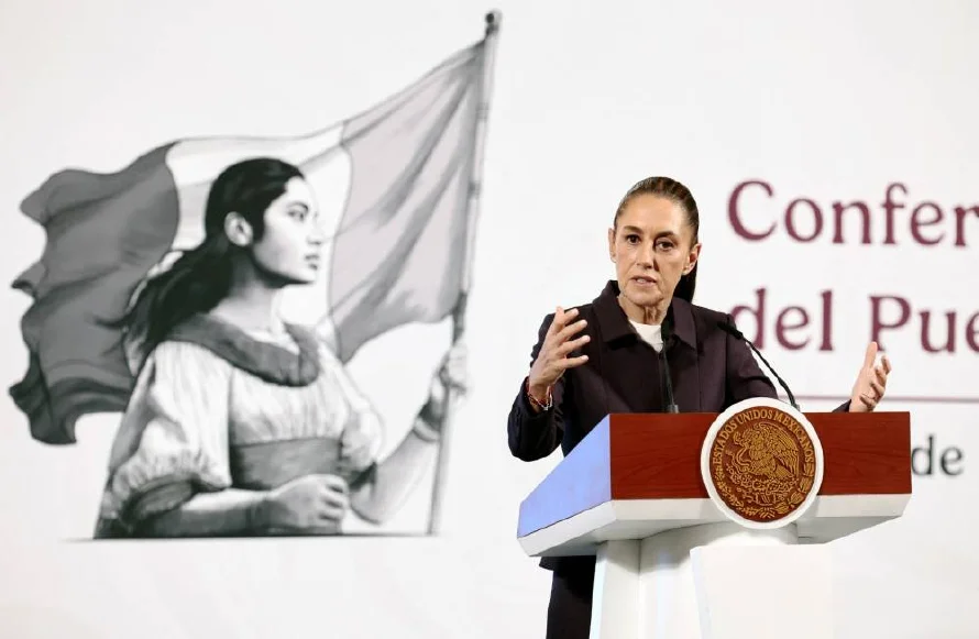 Sheinbaum celebra que la IA de la red social X respondiera a Bukele que ella es la líder más popular