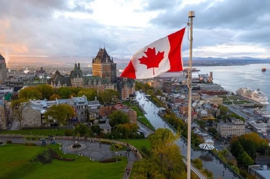 Canadá responderá a los aranceles de Trump con medidas similares y aboga por alejarse de EEUU y buscar socios