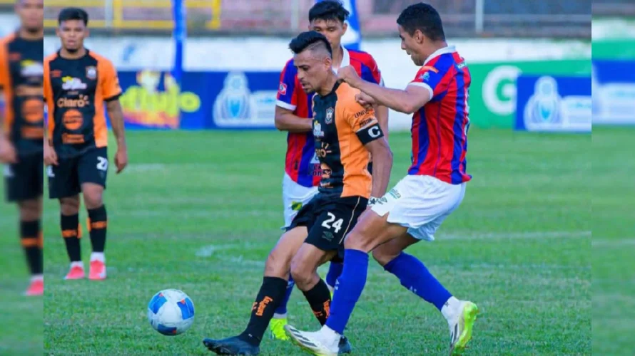 FAS y Águila, ambos con tres victorias consecutivas, se enfrentan en otro clásico nacional