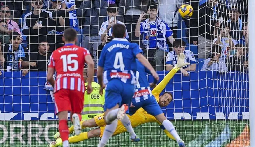 El Atlético empata 1-1 ante el Espanyol y se aleja del título de Liga