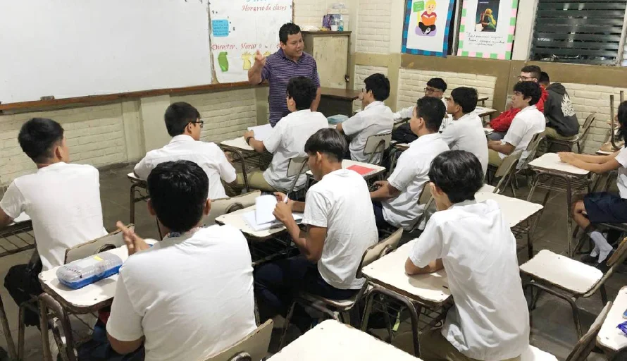 La matrícula en el sistema educativo se redujo en 20,000 estudiantes en 2024, según gobierno