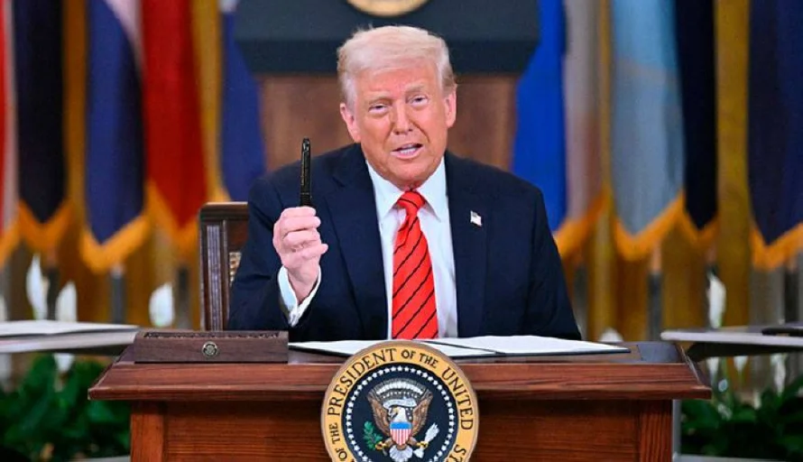 Trump veta la negociación colectiva al personal federal por "seguridad nacional"