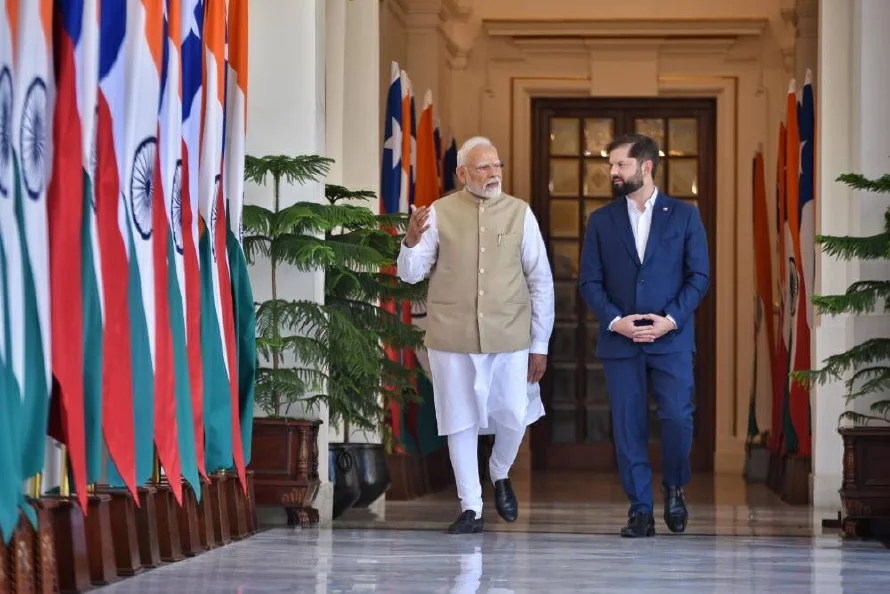 Presidente de Chile anuncia planes para convertir al país en set de Bollywood