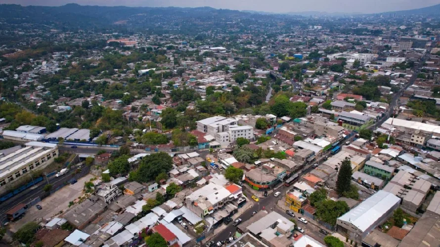 Población vive en ciudades solo en 14 de los 44 municipios de El Salvador