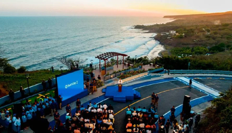 Bukele inaugura Surf City 2 con inversión de $41 millones