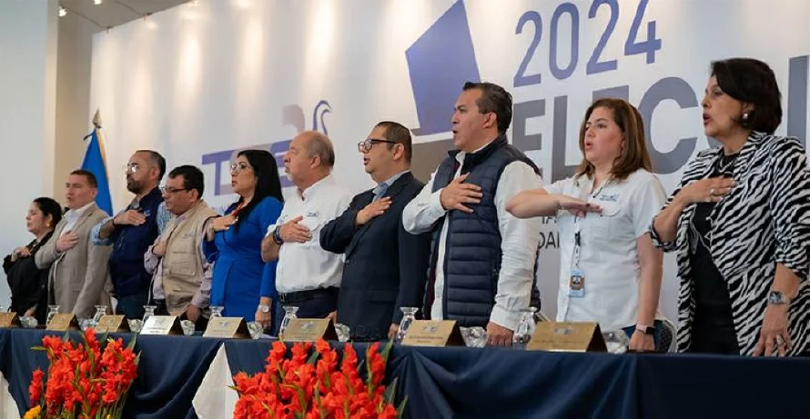 TSE gastó casi medio millón de dólares en 247 viajes internacionales en cinco años