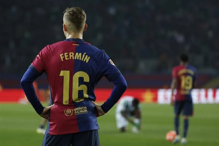 Barcelona deja escapar triunfo ante Betis y mantiene ligera ventaja sobre el Real Madrid